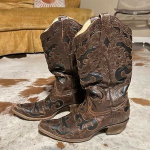 Women’s CORRAL C1957 Brown snip toe western boots 9.5